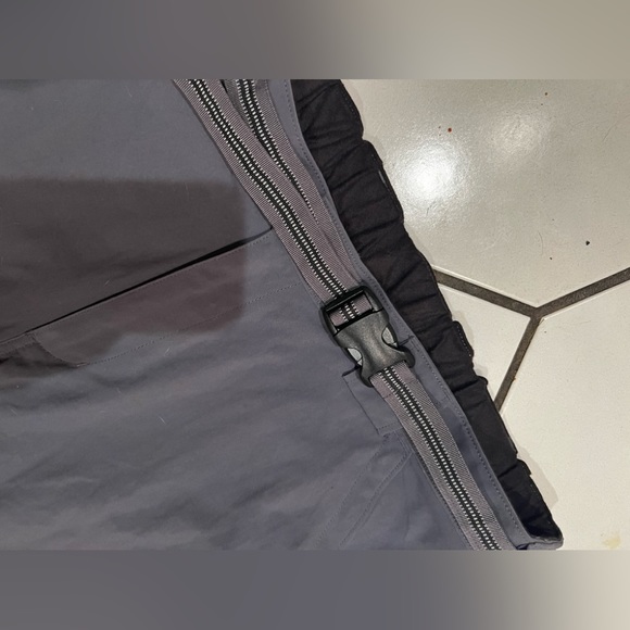 Duluth trading Co. Mens grey nylon hiking pants. Size XL - Picture 3 of 10